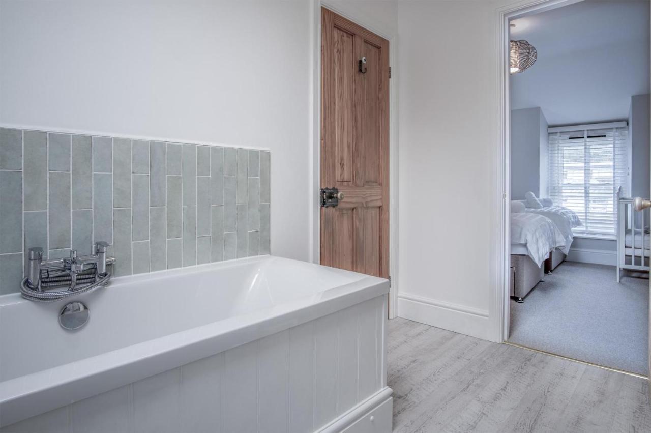 Noe Acre - 3 Bedroom Cottage - Tenby Eksteriør billede