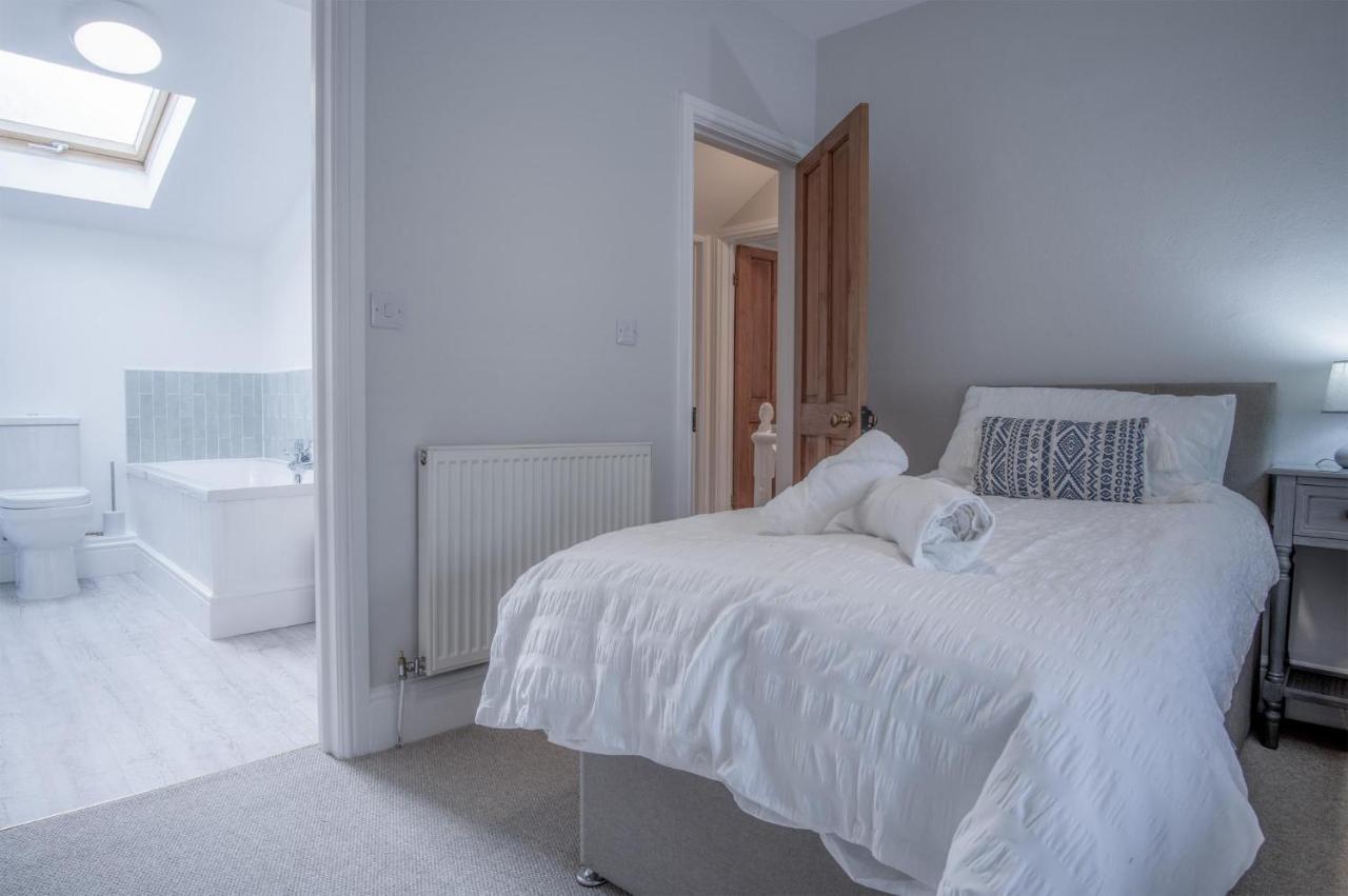 Noe Acre - 3 Bedroom Cottage - Tenby Eksteriør billede